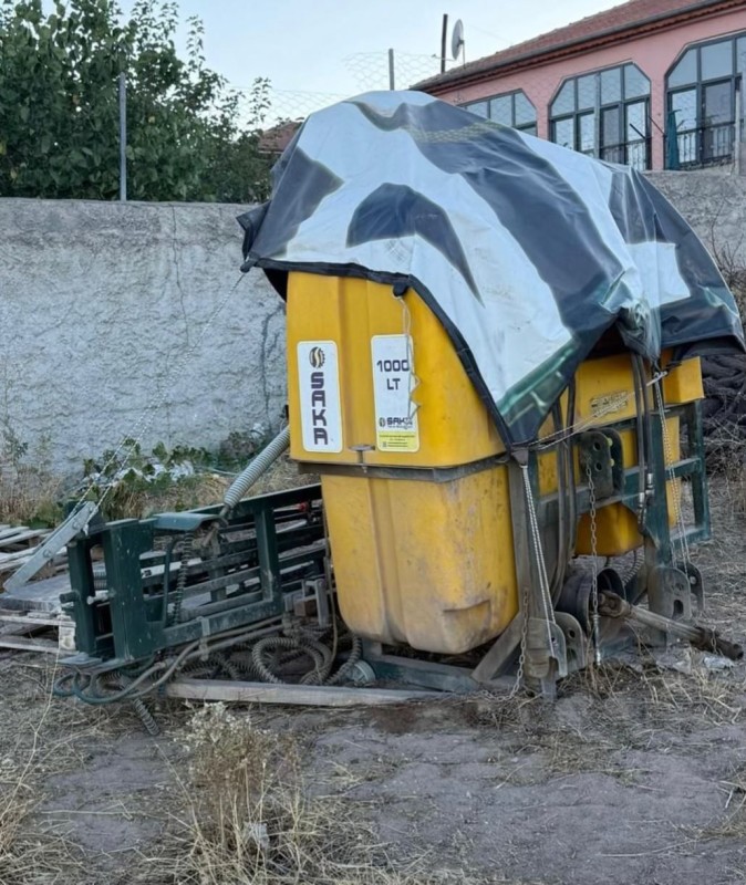 1000 -1300 LİTRE ASILIR TİP 18 MTRE X KOLLU İLAÇLAMA MAKİNASI