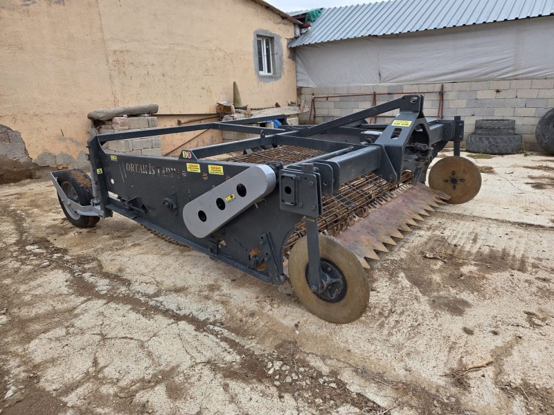 Satılık Temiz Ortak İş Tarım Patates Sökme Makinesi - Masrafsız ve Çalışmaya Hazır
