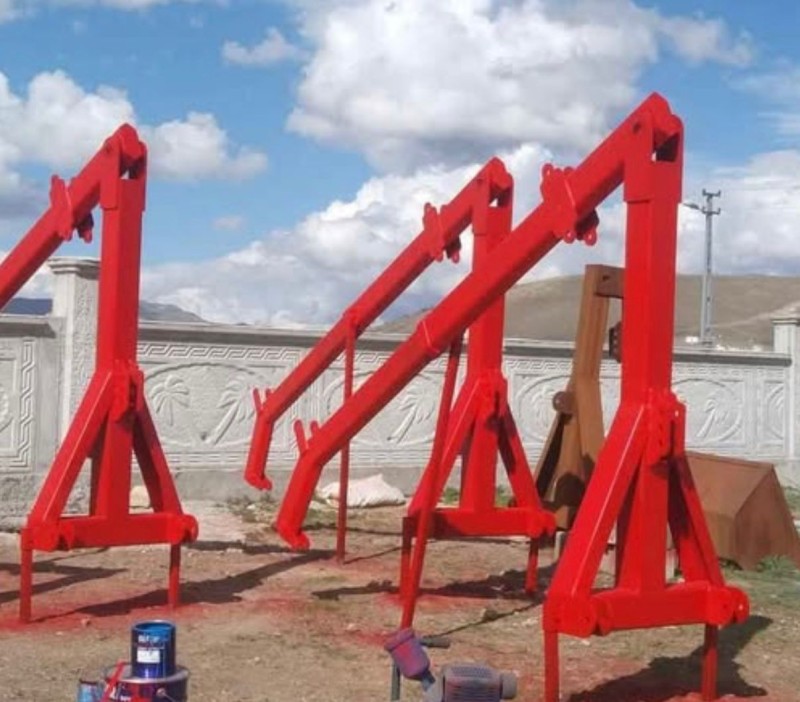 Traktör arkası. Vinç